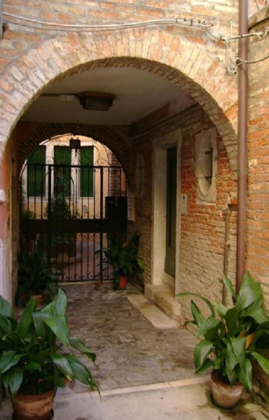 Сasa de vacaciones San Barnaba Artist's District House
